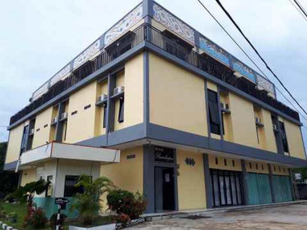 Reddoorz At Hotel Rumberpon Sorong Esterno foto