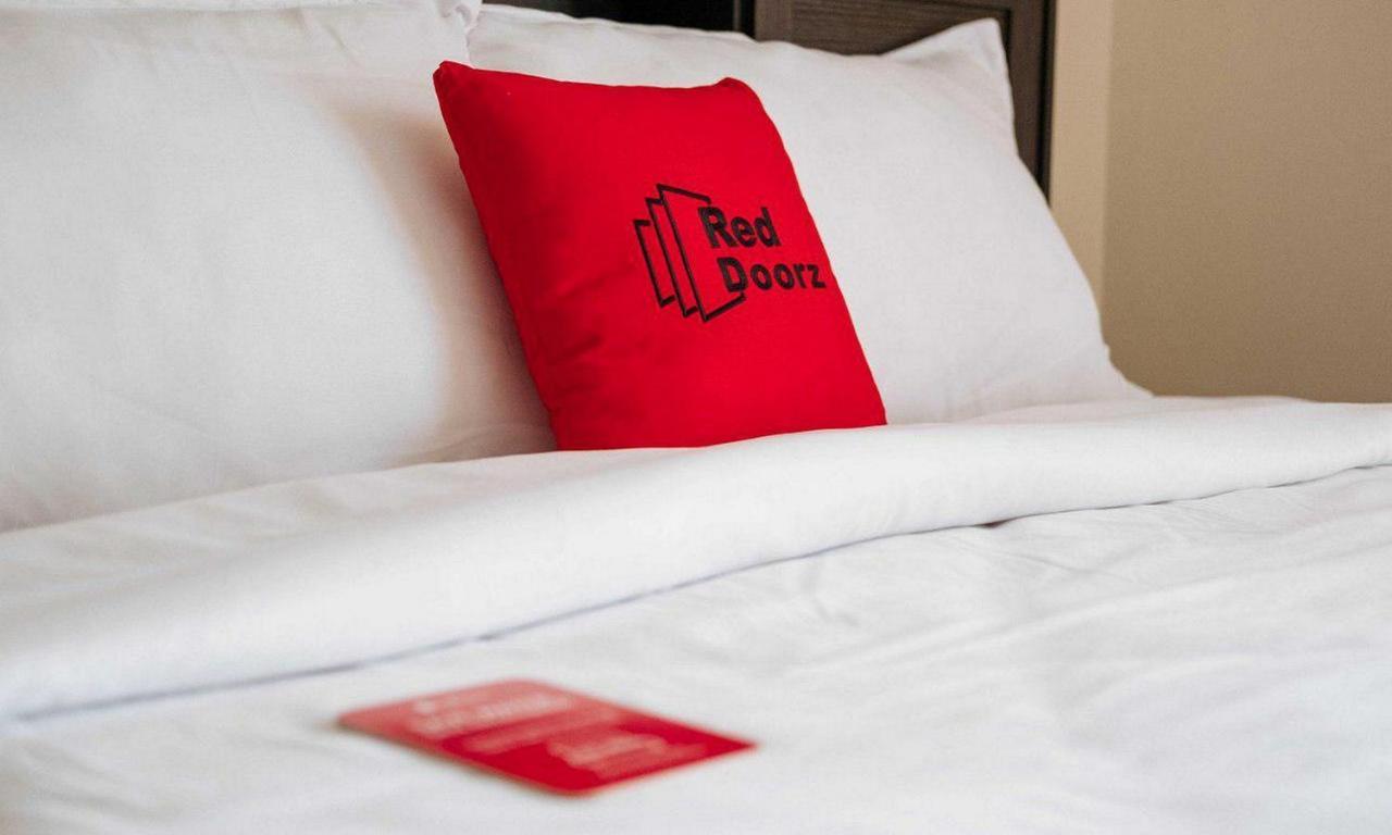 Reddoorz At Hotel Rumberpon Sorong Esterno foto